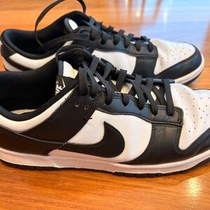 Nike Men’s Low Panda Dunks